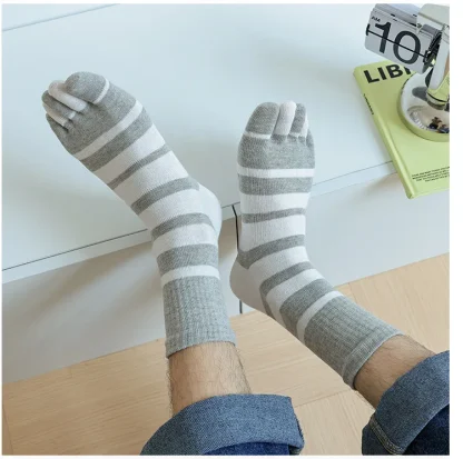 Classic Two Tone Striped Socks - Image 7
