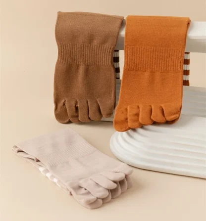 Striped Trim Crew Comfy Toe Socks - Image 12