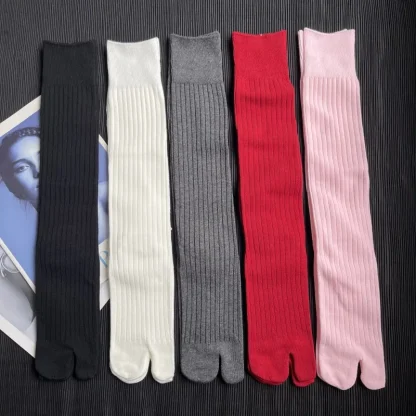 Simple Split Toe Socks with Plain Design - Image 5