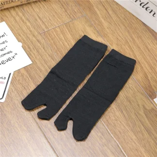 Comfy Split Toe Socks with Solid Color