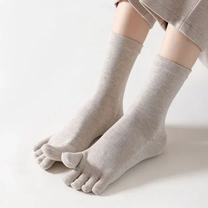 Plain Color Crew Socks with 5 Fingers Design - Image 2