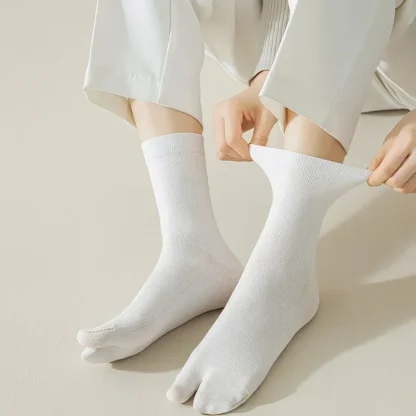 3 Pairs Split Solid Toe Socks - Image 2