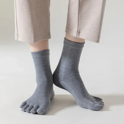 Plain Color Crew Socks with 5 Fingers Design