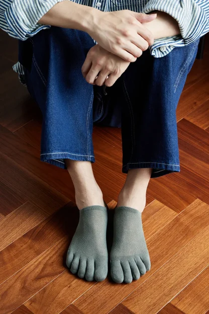 Breathable No Show Socks with Plain Color - Image 3