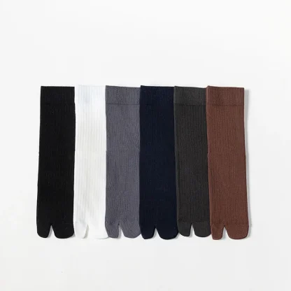 Split Toe Socks with Solid Color Design - Image 15