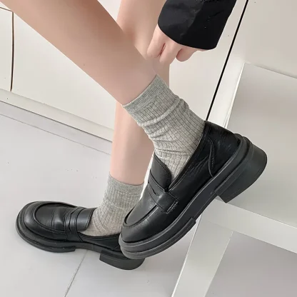 Light Solid Color Socks with Breathable Fabric - Image 4