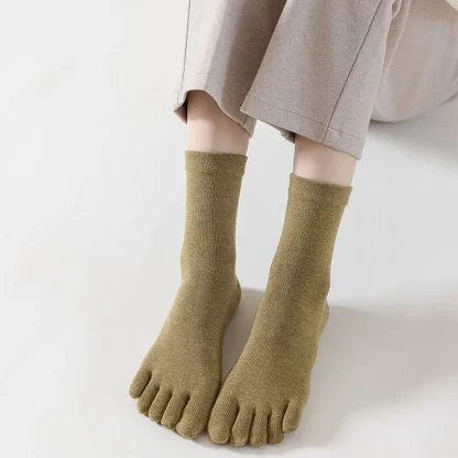 Plain Color Crew Socks with 5 Fingers Design - Image 3