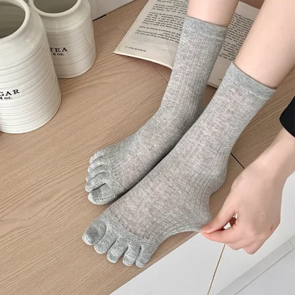 Light Solid Color Socks with Breathable Fabric - Image 3